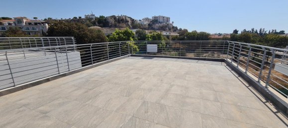 4 dormitorios propiedad comercial en venta en Paphos, Cyprus № 9656 18