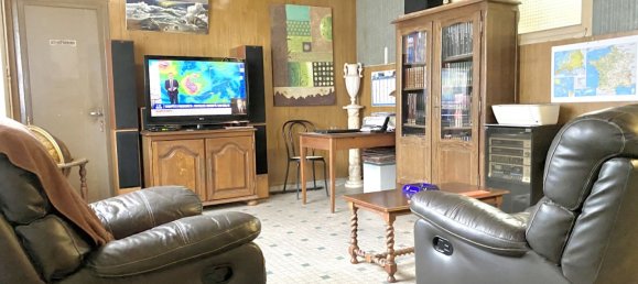 4 bedrooms House in Vierzon, France No. 90649 3