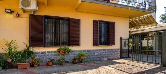 2 bedrooms Apartment in Saronno, Italy No. 269201 3