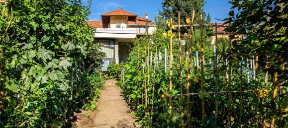 2 bedrooms Apartment in Saronno, Italy No. 269201 2