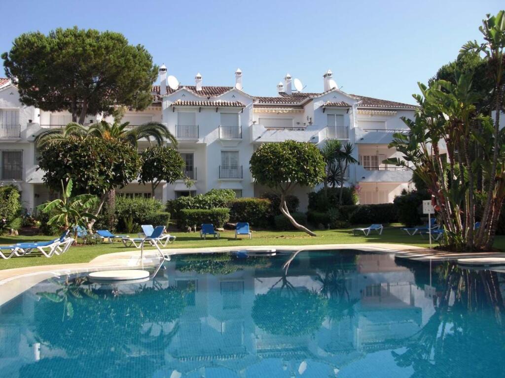 2 bedrooms Apartment in Estepona, Spain No. 123594
