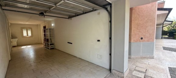 5-salle Appartement à Mirandola, Italy No. 290508 30