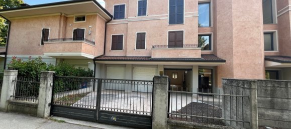 5-salle Appartement à Mirandola, Italy No. 290508 5