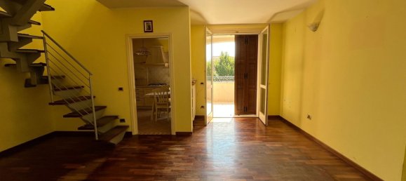 5-salle Appartement à Mirandola, Italy No. 290508 8