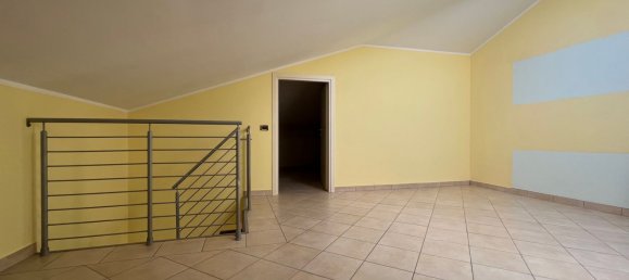 5-salle Appartement à Mirandola, Italy No. 290508 28