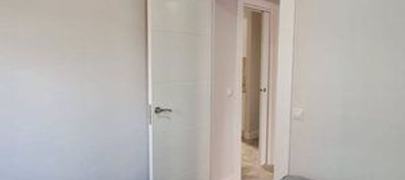 4 bedrooms Apartment in Madrid, Spain No. 189194 20