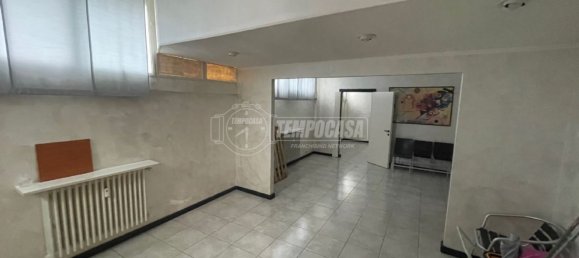 Oficina en Cologno Monzese, Italy 60 m² No. 268921 2