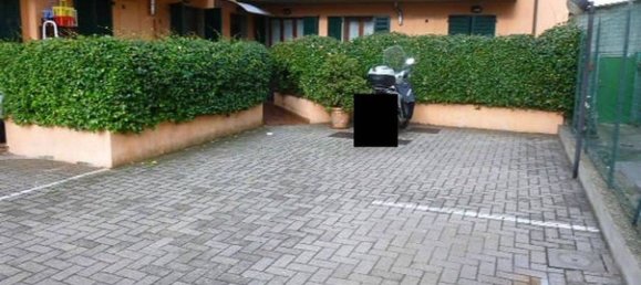 2 rooms Apartment in Campi Bisenzio, Italy No. 194935 4