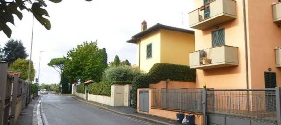 2 rooms Apartment in Campi Bisenzio, Italy No. 194935 18