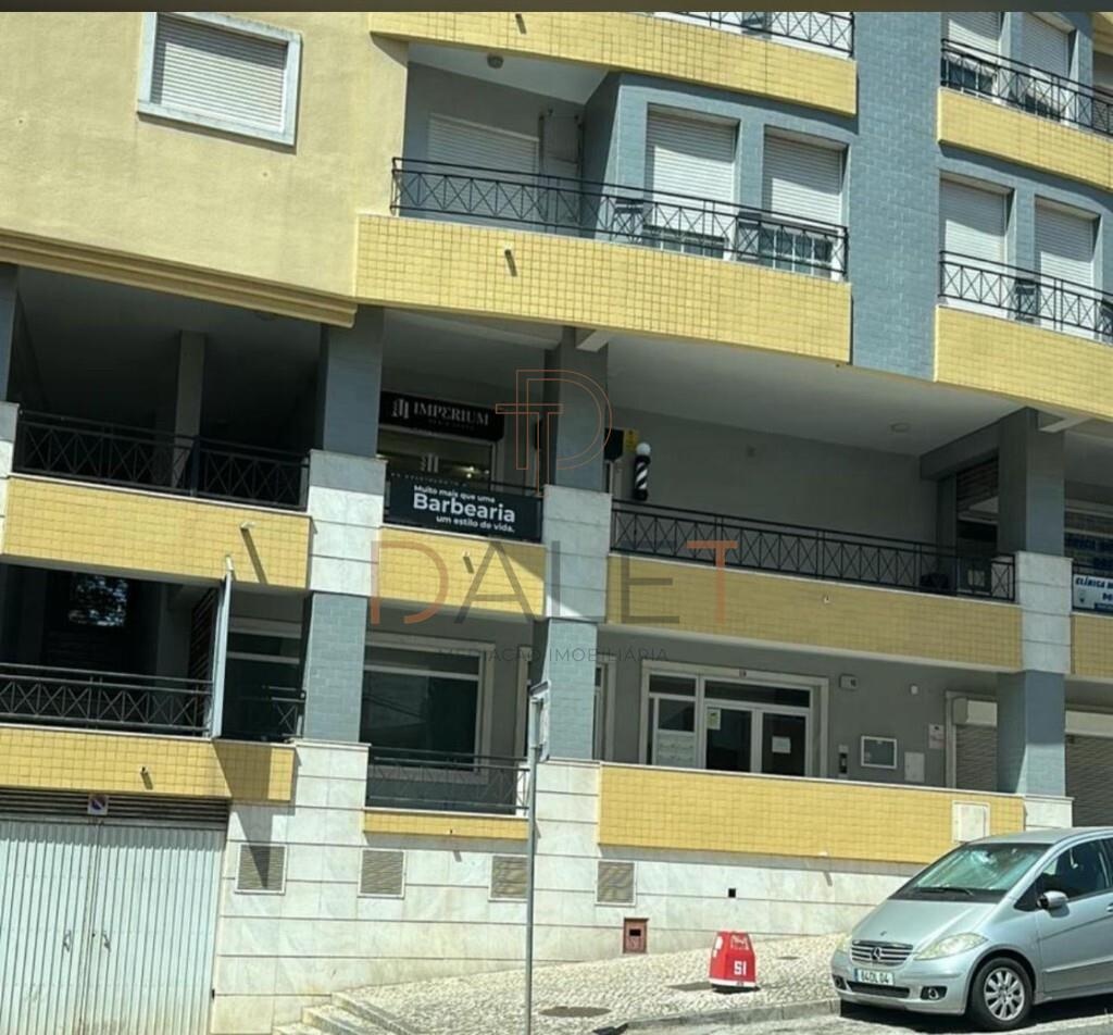 Gewerbliche Immobilie in Amadora, Portugal 139m², Nr. 331644