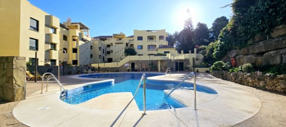 Apartamento de 3 dormitorios en Estepona, Spain No. 52894 2