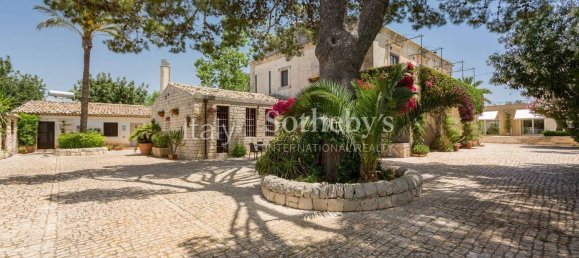 Villa de 10 dormitorios en Scicli, Italy No. 91162 5