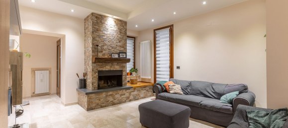 6 rooms Apartment in Verona, Italy No. 60070 11