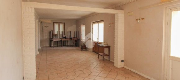 2-Zimmer Gewerbliche Immobilie in Castrezzato, Italy, Nr. 233480 2