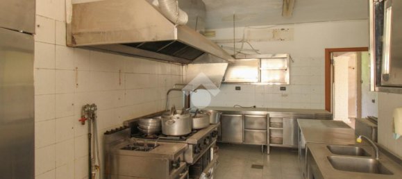 2-Zimmer Gewerbliche Immobilie in Castrezzato, Italy, Nr. 233480 19