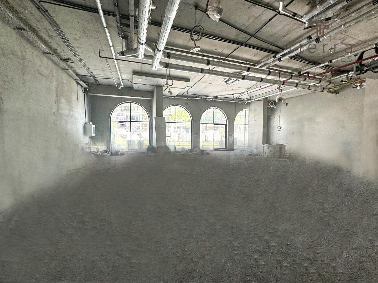 Laden in Arjan, UAE 246.2m², Nr. 54746