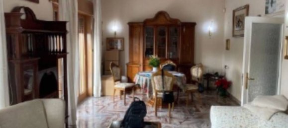 5 rooms Apartment in Naples, Italy No. 98005 2