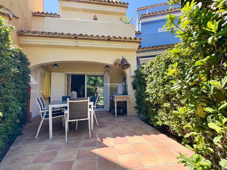 4 bedrooms House in Denia, Spain No. 246468