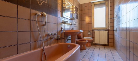 4-Zimmer Haus in Prato, Italy, Nr. 77865 25