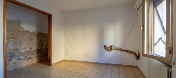 4-Zimmer Haus in Prato, Italy, Nr. 77865 4