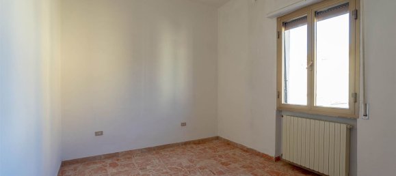4-Zimmer Haus in Prato, Italy, Nr. 77865 23