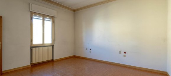 4-Zimmer Haus in Prato, Italy, Nr. 77865 19