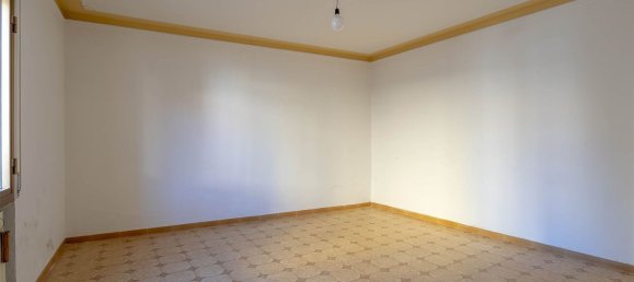 4-Zimmer Haus in Prato, Italy, Nr. 77865 10