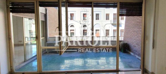 Квартира с 6 комнатами в Рим, Италия № 21567 4