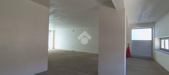 1-Zimmer Büro in Cosenza, Italy, Nr. 36182 7