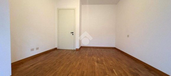 2 rooms Apartment in Sondrio, Italy No. 14770 2