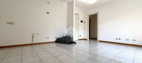 2 rooms Apartment in Sondrio, Italy No. 14770 14