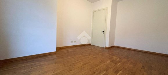 2 rooms Apartment in Sondrio, Italy No. 14770 4