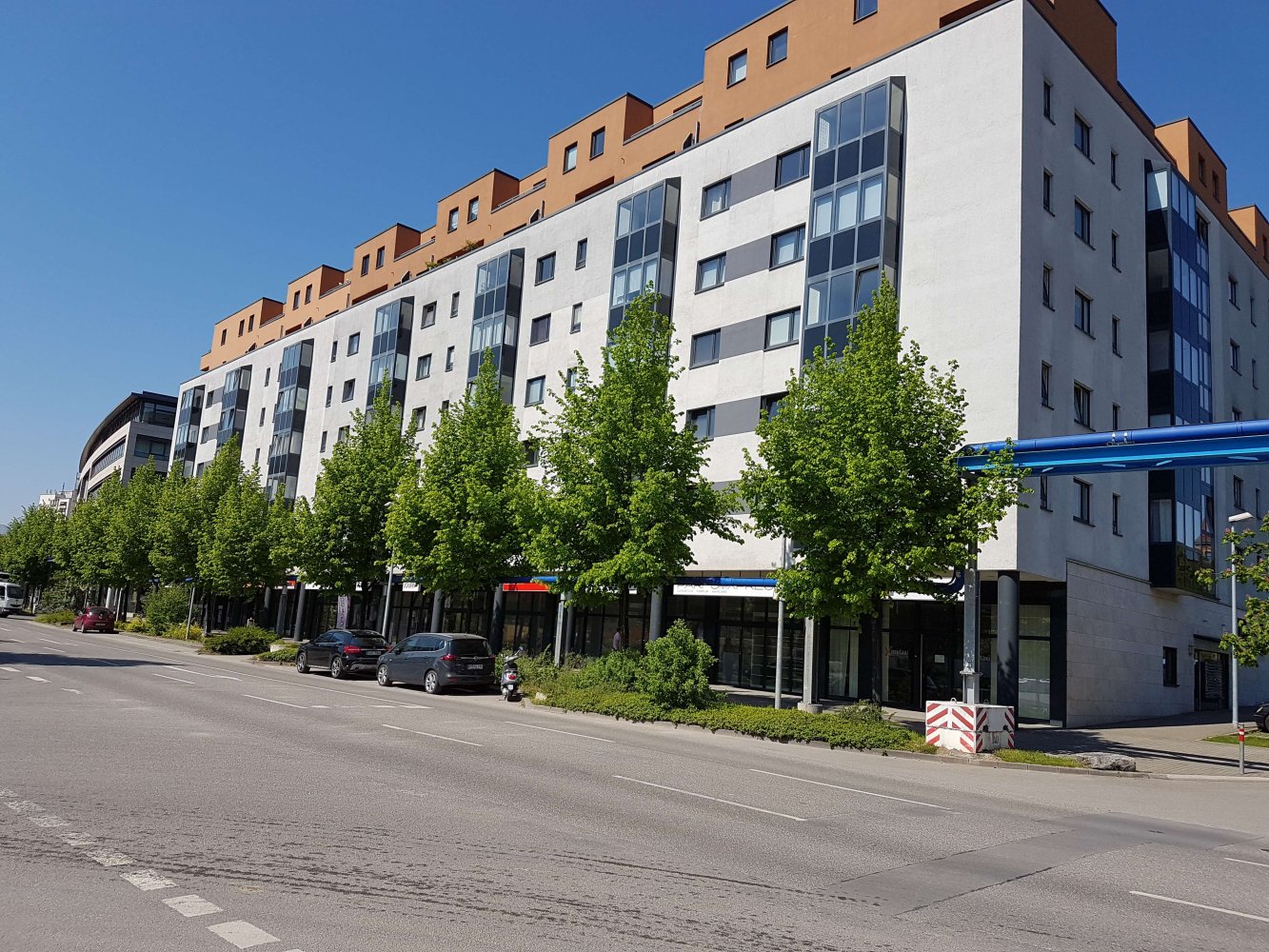 Propiedad comercial en Stuttgart, Germany 126 m² No. 45515