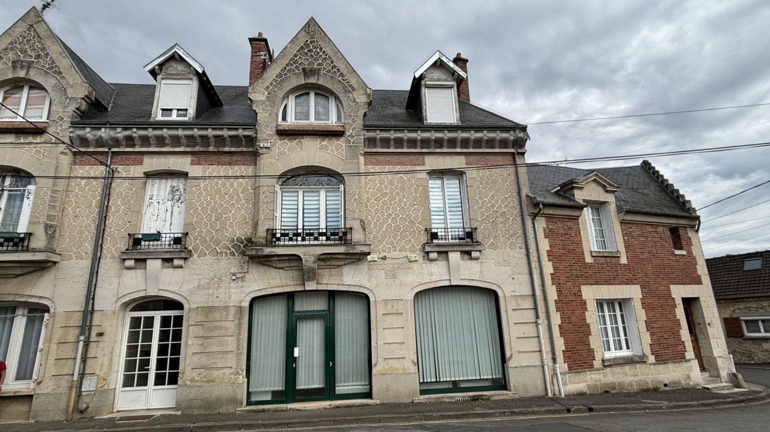 4 rooms Commercial property in Courmelles, France No. 256536