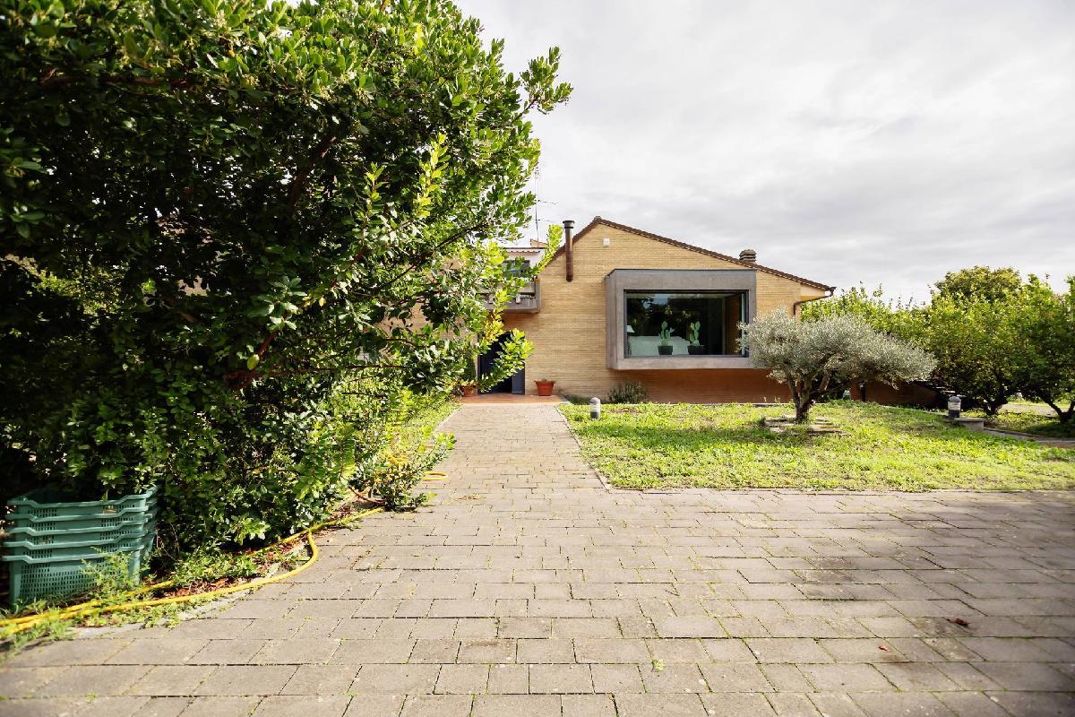 Villa de 5 dormitorios en Rome, Italy No. 300262