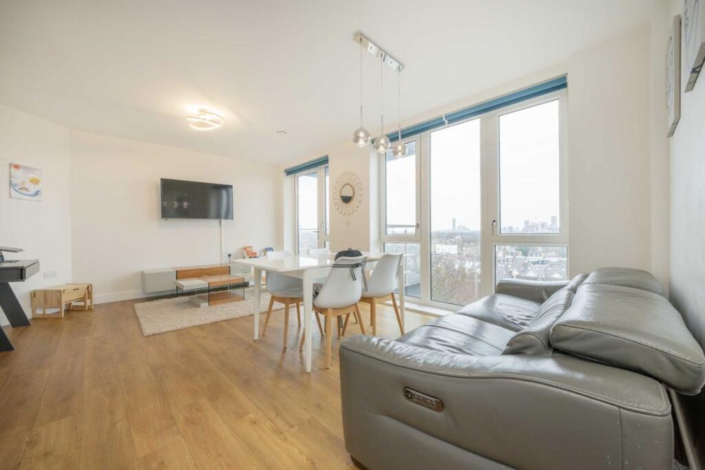 2 bedrooms Apartment in Acton, United Kingdom No. 10011