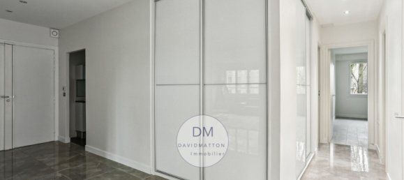 3 bedrooms Apartment in Paris, France No. 171978 2