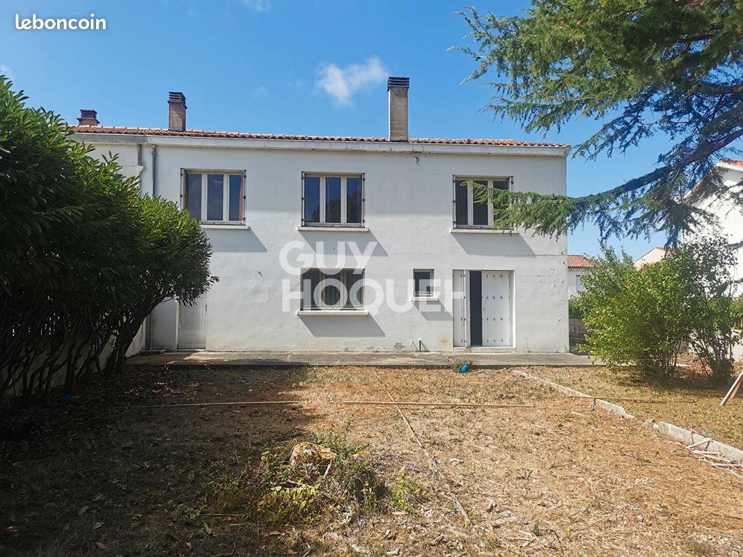 4 bedrooms House in Saint-Xandre, France No. 340957