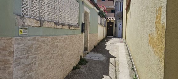 3 rooms Apartment in Trieste, Italy No. 266946 3