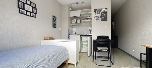 Studio in Rouen, France No. 361999 2