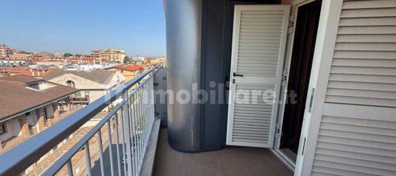 Studio in Ciampino, Italy No. 311201 10