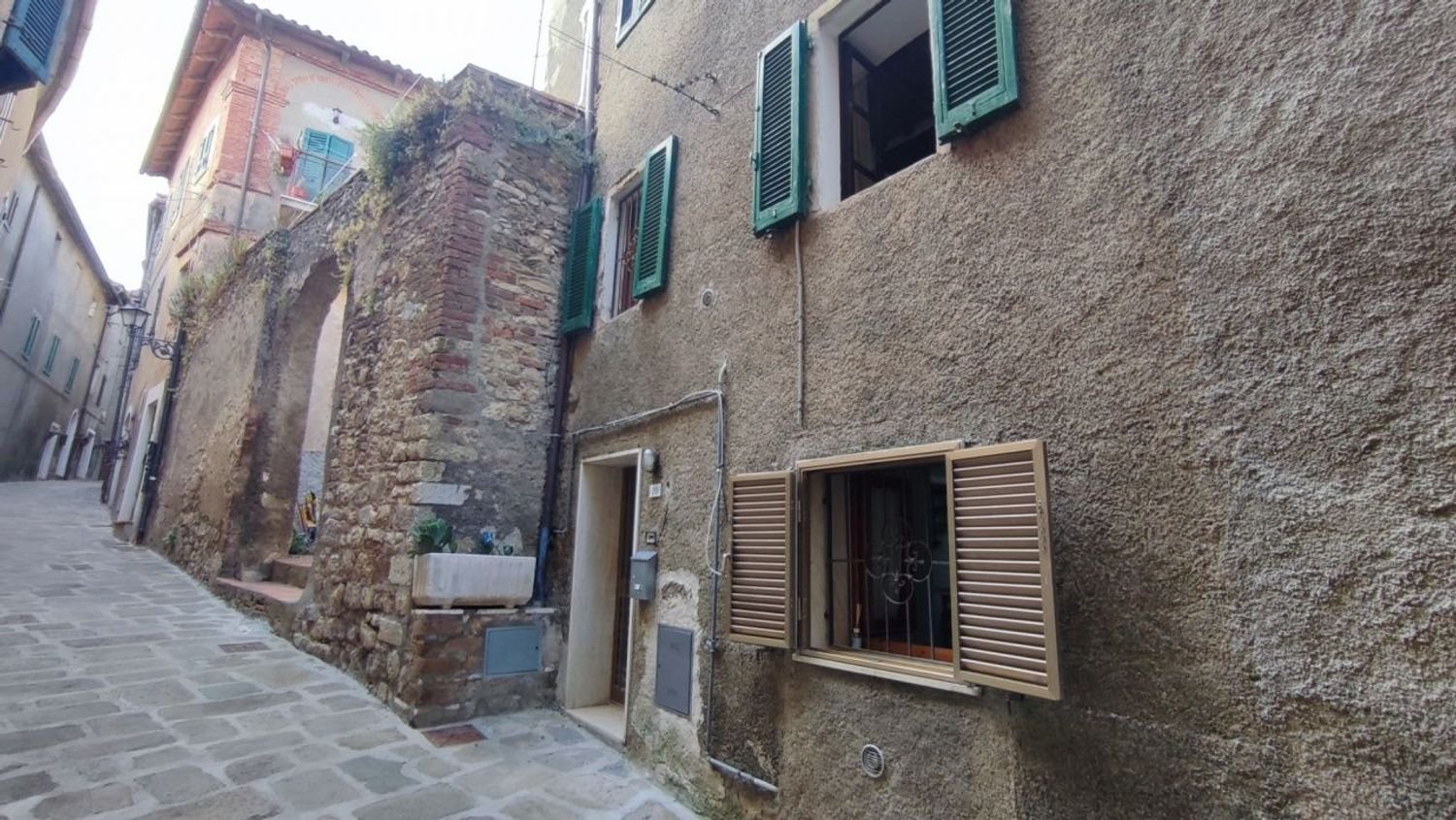 4 rooms Apartment in Gavorrano, Italy No. 282765