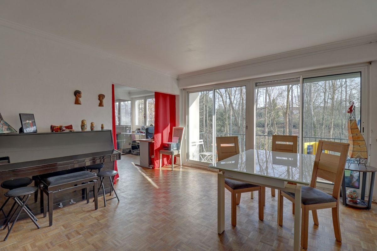 3 bedrooms Apartment in Verneuil-sur-Seine, France No. 140740