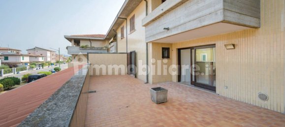 Apartamento de 2 dormitorios en Rovato, Italy No. 5127 10
