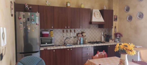 3 rooms Apartment in Solofra, Italy No. 257983 5