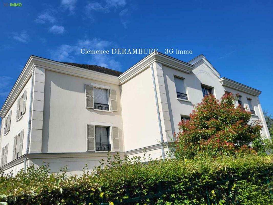 1 bedroom Apartment in L'Isle-Adam, France No. 193735