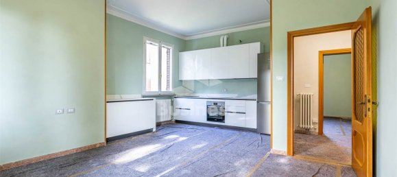 4 Schlafzimmer Wohnung in Reggio Emilia, Italy, Nr. 329253 2