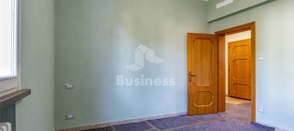 4 Schlafzimmer Wohnung in Reggio Emilia, Italy, Nr. 329253 7