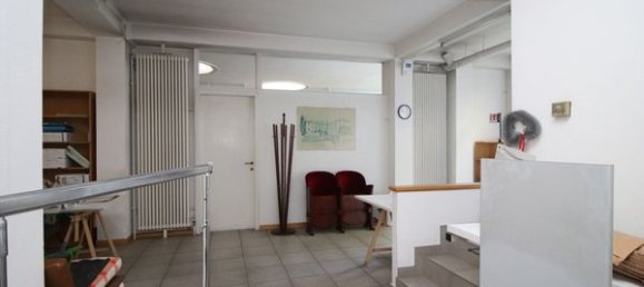 مكتب في Erba, Italy 191متر مربع رقم 12773 2