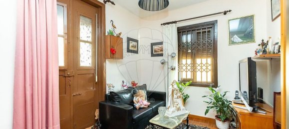 3 bedrooms House in Porto, Portugal No. 27370 10